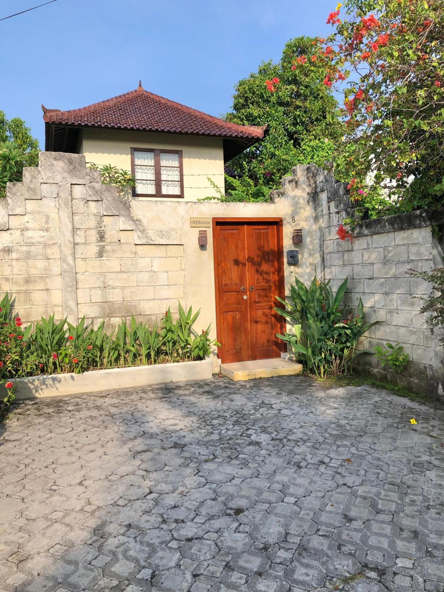 Villa Abhista Seminyak Экстерьер фото